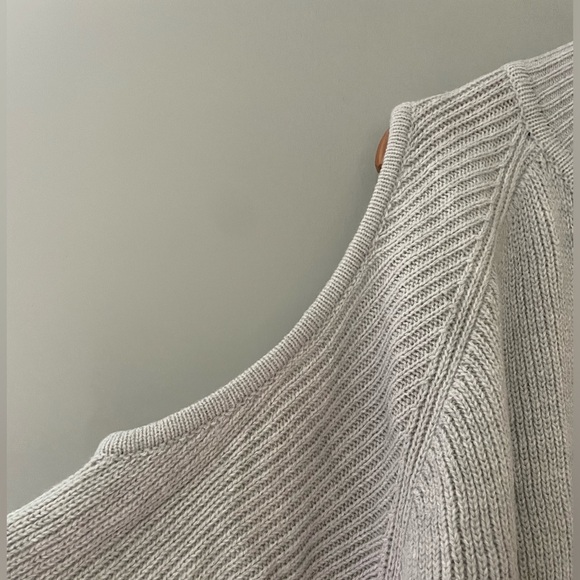 H&M Divided // Cold Shoulder Sweater - Picture 2 of 4